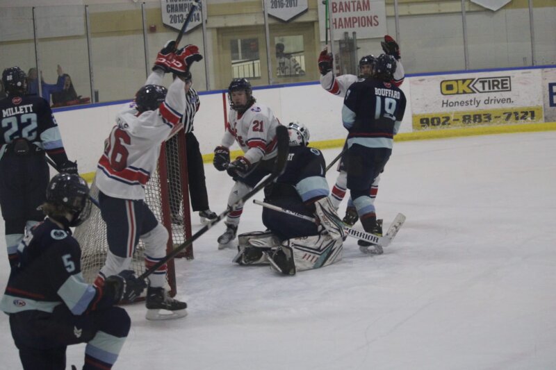 Two Goal Outing By Beals Powers Vees Past Armada At Ice Jam The Laker   IMG 9326 E1673577275905 